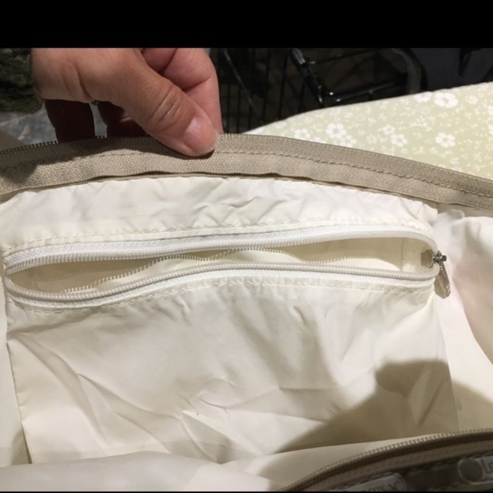 Lesportsac flower printed bag - Picture 8 of 8